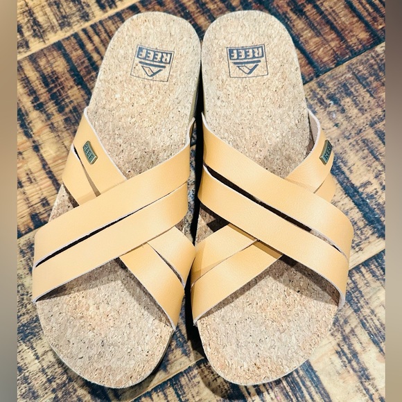 REEF Kaia Women's Criss-Cross Slide Sandals size 9 - Picture 3 of 9